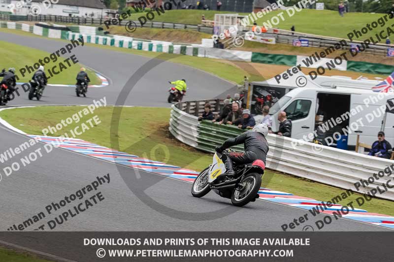 Vintage motorcycle club;eventdigitalimages;mallory park;mallory park trackday photographs;no limits trackdays;peter wileman photography;trackday digital images;trackday photos;vmcc festival 1000 bikes photographs